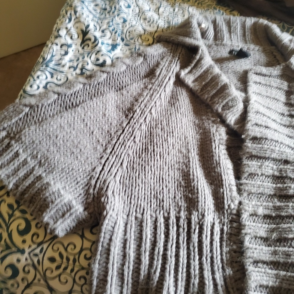 Sweater - Picture 4 of 4